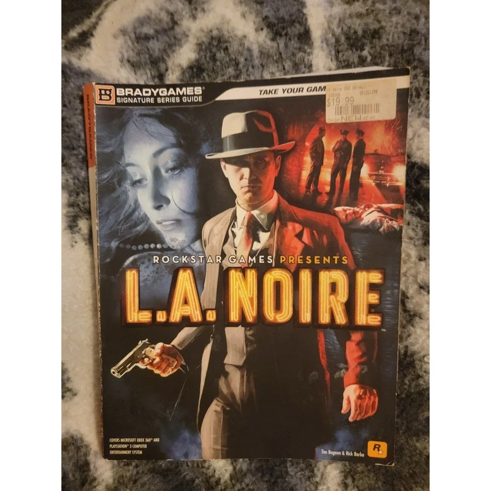 L.A. Noire Xbox 360‎ 3-Disc Complete + BradyGames Strategy Guide Bundle